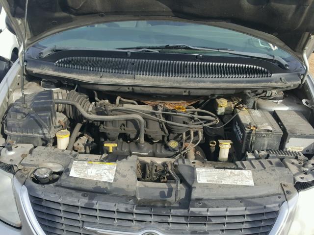 2C8GP74L83R214816 - 2003 CHRYSLER TOWN & COU SILVER photo 7