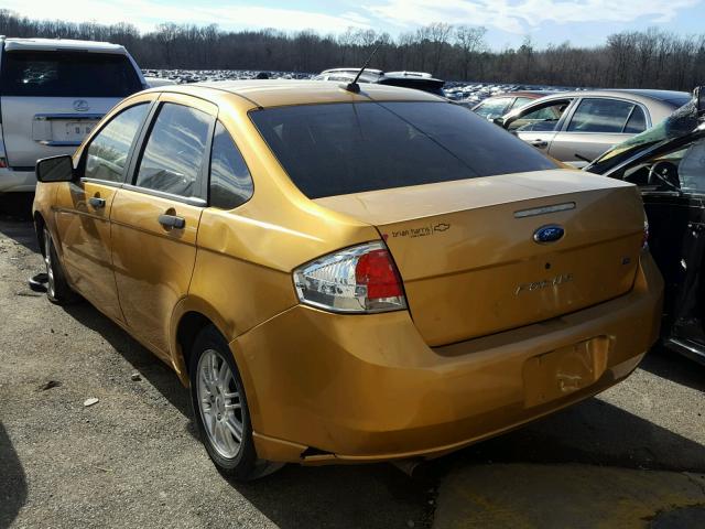 1FAHP35N29W213083 - 2009 FORD FOCUS SE YELLOW photo 3