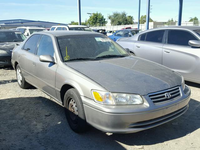 JT2BG22K8Y0441880 - 2000 TOYOTA CAMRY CE GRAY photo 1