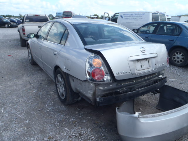 1N4AL11D32C201109 - 2002 NISSAN ALTIMA BAS SILVER photo 3