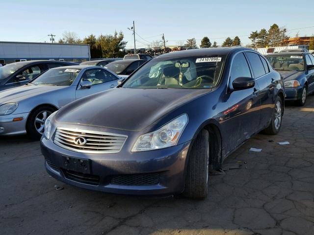 JNKCV61F99M353328 - 2009 INFINITI G37 GRAY photo 2