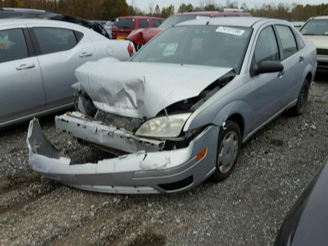 1FAFP34N37W184571 - 2007 FORD FOCUS ZX4 SILVER photo 2