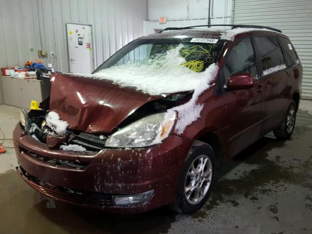 5TDBA22C85S036967 - 2005 TOYOTA SIENNA XLE BURGUNDY photo 2