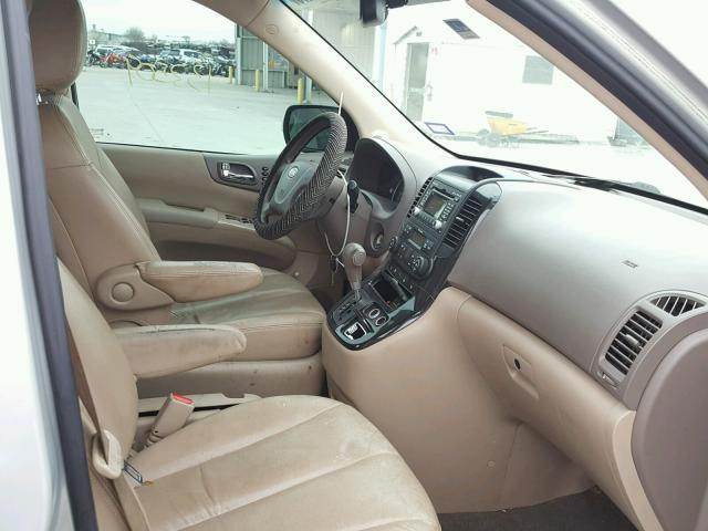 KNDMH4C79C6447941 - 2012 KIA SEDONA EX SILVER photo 5