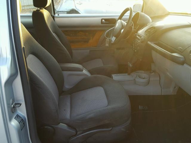 3VWCK21C54M400924 - 2004 VOLKSWAGEN NEW BEETLE 灰色 照片 5