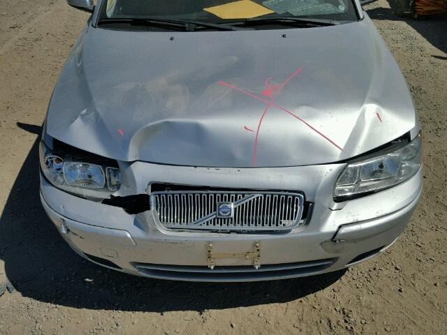 YV1SW612451510521 - 2005 VOLVO V70 SILVER photo 7