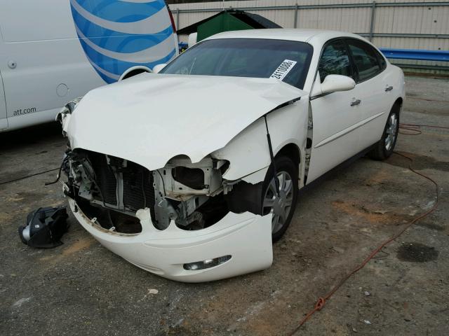 2G4WC552961147211 - 2006 BUICK LACROSSE C WHITE photo 2