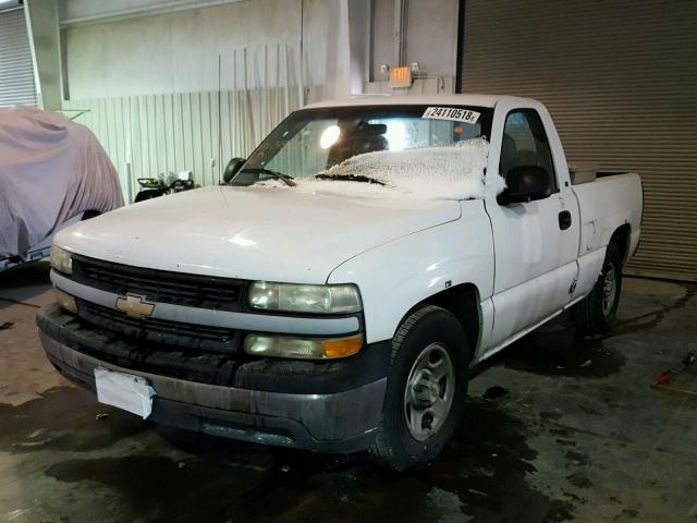 1GCEC14W7YZ243720 - 2000 CHEVROLET SILVERADO WHITE photo 2