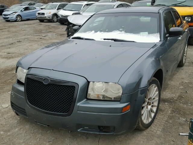 2C3JA43R95H648849 - 2005 CHRYSLER 300 GREEN photo 2