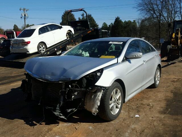 5NPEB4AC5EH820004 - 2014 HYUNDAI SONATA GLS SILVER photo 2