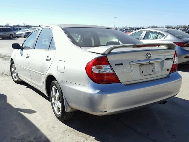 JTDBF32K020001854 - 2002 TOYOTA CAMRY LE SILVER photo 3