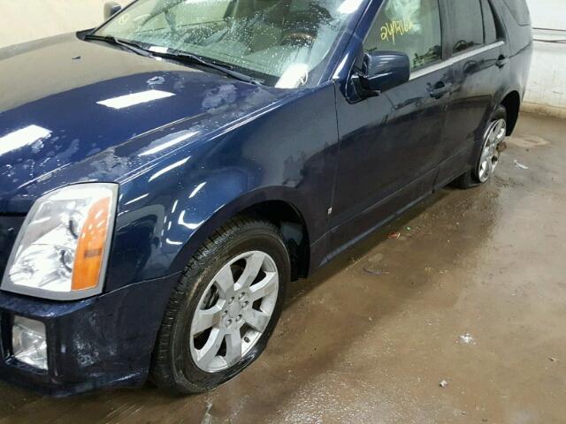 1GYEE637760215722 - 2006 CADILLAC SRX BLUE photo 9