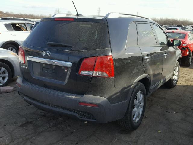 5XYKT4A69CG217880 - 2012 KIA SORENTO BA BLACK photo 4