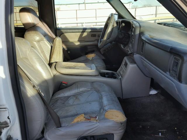 1GNEC13T51R154703 - 2001 CHEVROLET TAHOE C150 WHITE photo 5