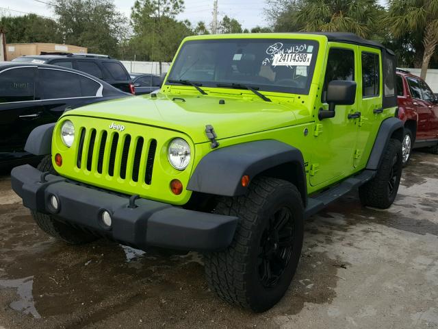 1C4BJWDG8CL249018 - 2012 JEEP WRANGLER U GREEN photo 2