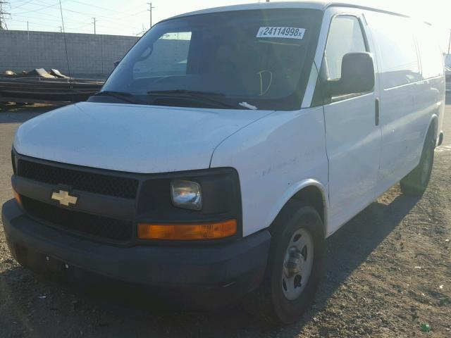 1GCFG15X481166139 - 2008 CHEVROLET EXPRESS G1 WHITE photo 2