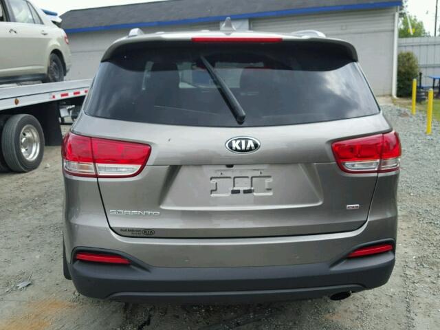 5XYPG4A33GG074429 - 2016 KIA SORENTO LX GRAY photo 10