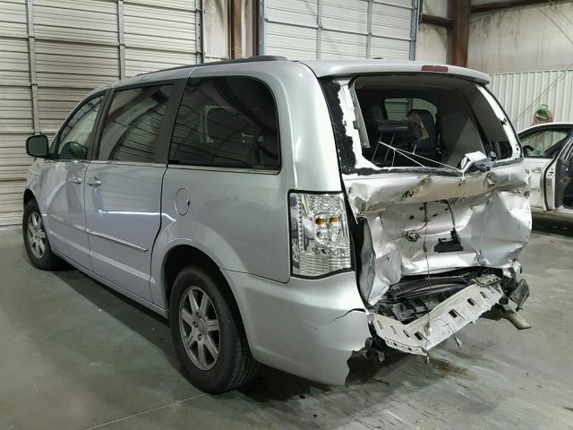 2C4RC1BG4CR382591 - 2012 CHRYSLER TOWN & COU SILVER photo 3