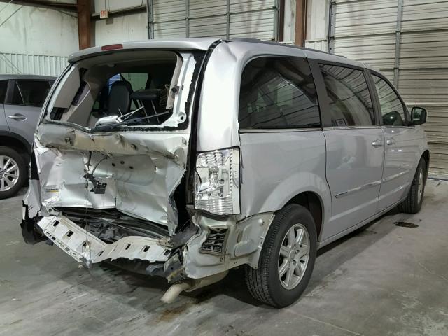 2C4RC1BG4CR382591 - 2012 CHRYSLER TOWN & COU SILVER photo 4