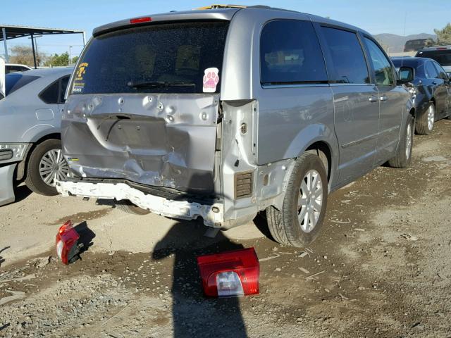 2C4RC1BG2FR551768 - 2015 CHRYSLER TOWN & COU SILVER photo 4