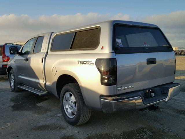 5TFRV54118X065371 - 2008 TOYOTA TUNDRA DOU SILVER photo 3