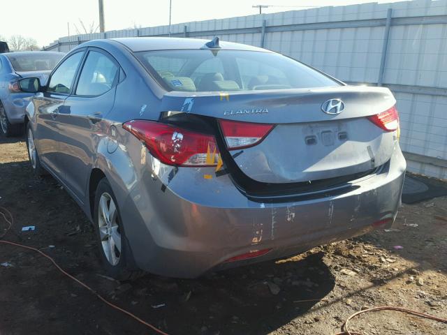 KMHDH4AE8DU492864 - 2013 HYUNDAI ELANTRA GL GRAY photo 3