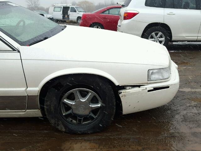 1G6ET129X1B103269 - 2001 CADILLAC ELDORADO T WHITE photo 9