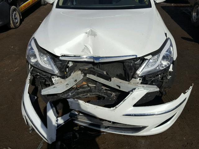 KMHGC4DF7CU208381 - 2012 HYUNDAI GENESIS 4. WHITE photo 7