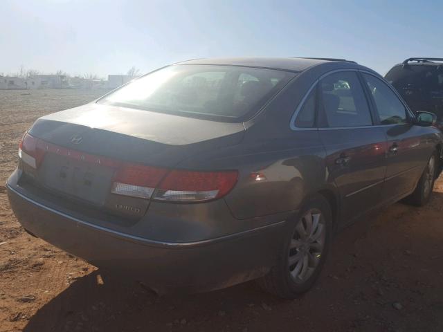 KMHFC46F46A044893 - 2006 HYUNDAI AZERA SE GRAY photo 4