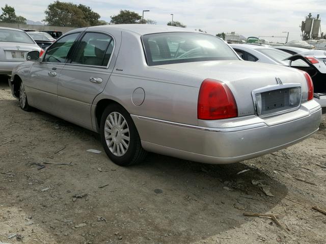 1LNHM81W93Y630030 - 2003 LINCOLN TOWN CAR E SILVER photo 3