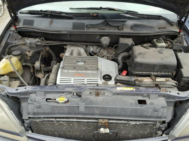 JT6HF10U7X0080005 - 1999 LEXUS RX 300 GRAY photo 7