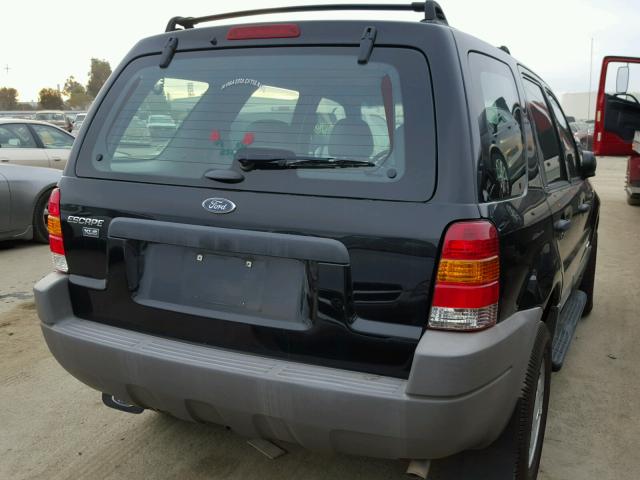 1FMYU01142KE09071 - 2002 FORD ESCAPE XLS BLACK photo 4