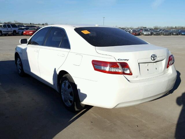 4T1BF3EK7BU735696 - 2011 TOYOTA CAMRY BASE WHITE photo 3