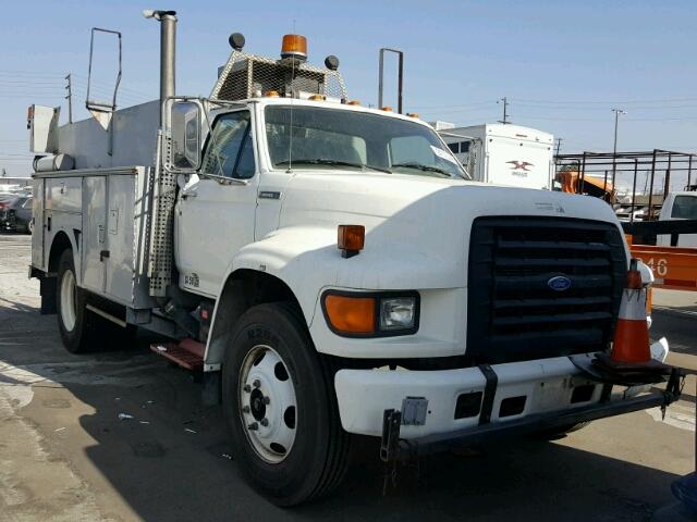 1FDNF80C0SVA80057 - 1995 FORD F800 WHITE photo 1