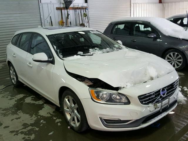 YV126MEA0F1198317 - 2015 VOLVO V60 WHITE photo 1