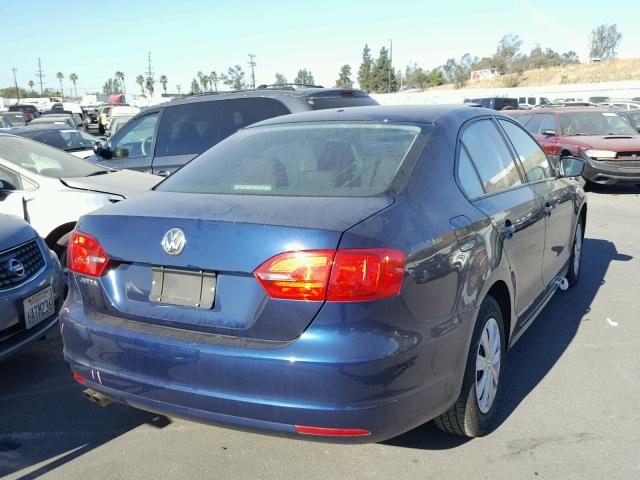 3VW2K7AJ6EM405638 - 2014 VOLKSWAGEN JETTA BASE BLUE photo 4