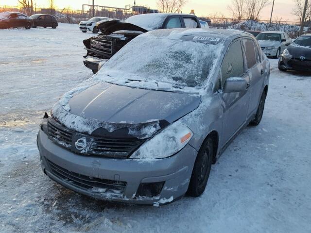 3N1CC1AP4BL457294 - 2011 NISSAN VERSA S GRAY photo 2