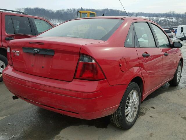 1FAFP34N27W153912 - 2007 FORD FOCUS ZX4 RED photo 4