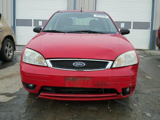 1FAFP34N27W153912 - 2007 FORD FOCUS ZX4 RED photo 9