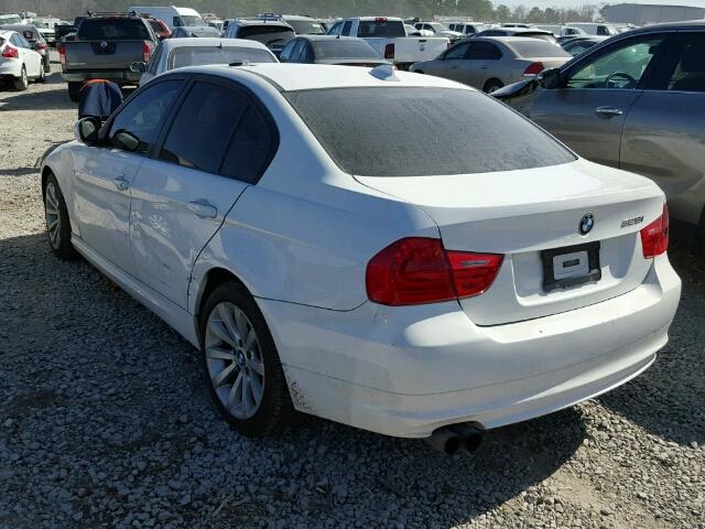 WBAPH7C58BA802460 - 2011 BMW 328 I WHITE photo 3