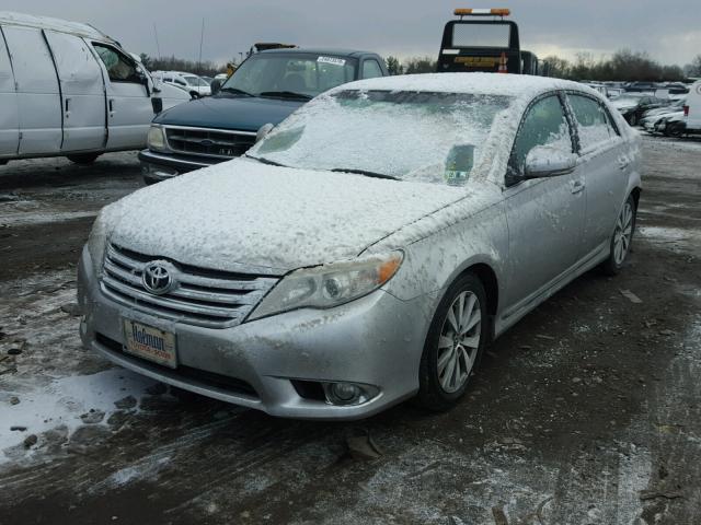 4T1BK3DB2CU456333 - 2012 TOYOTA AVALON BAS SILVER photo 2