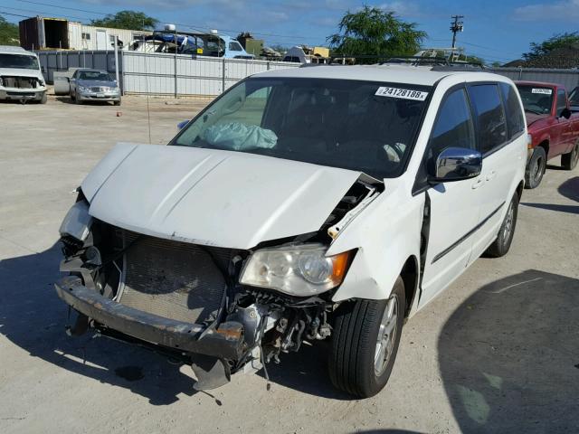 2A4RR8DG7BR796770 - 2011 CHRYSLER TOWN & COU WHITE photo 2