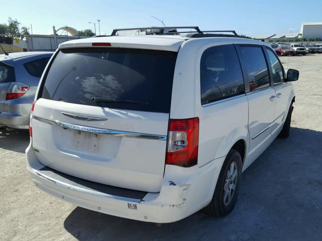 2A4RR8DG7BR796770 - 2011 CHRYSLER TOWN & COU WHITE photo 4