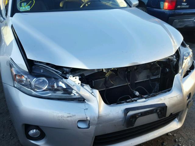 JTHKD5BH6D2144108 - 2013 LEXUS CT 200 SILVER photo 9