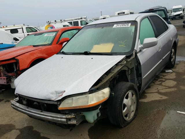 1HGCG66591A004155 - 2001 HONDA ACCORD LX SILVER photo 2