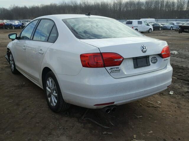 3VWDX7AJ8BM381557 - 2011 VOLKSWAGEN JETTA SE WHITE photo 3