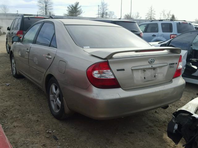 JTDBE32K620045957 - 2002 TOYOTA CAMRY LE GOLD photo 3