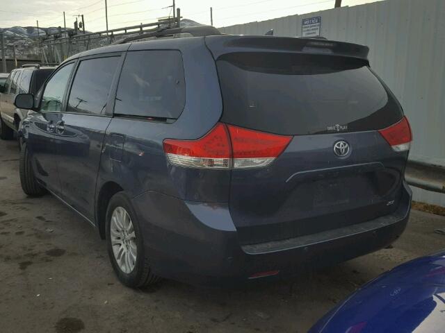 5TDYK3DC9DS339202 - 2013 TOYOTA SIENNA XLE BLUE photo 3