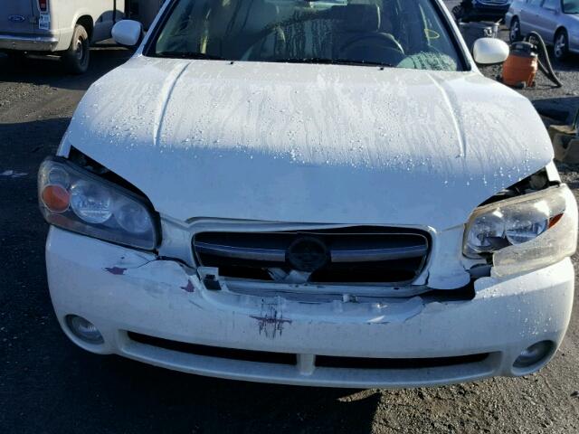 JN1DA31D82T427660 - 2002 NISSAN MAXIMA GLE WHITE photo 9