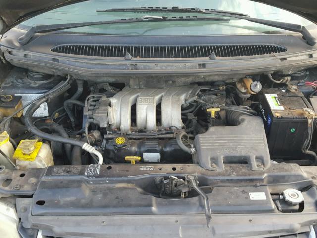 1C4GP54L2YB634910 - 2000 CHRYSLER TOWN & COU GREEN photo 7